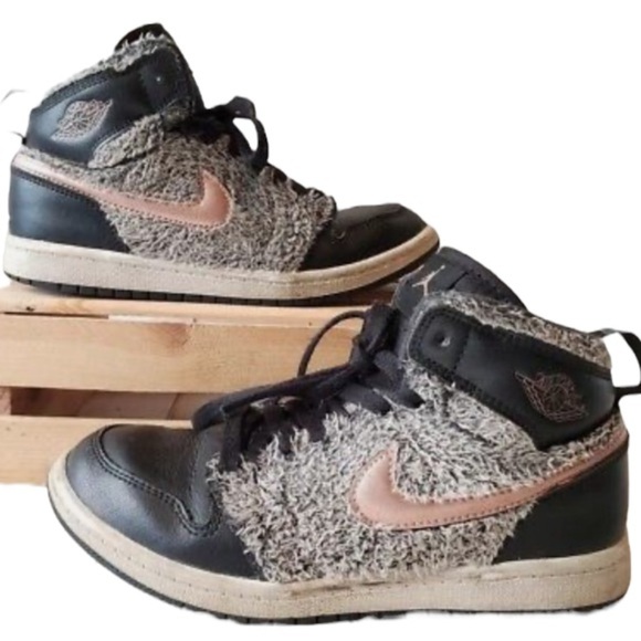 Jordan 1 Retro High GP Shoes 705321-022 Youth Sz 3Y Black/Bronze/Gray Faux Fur - Picture 5 of 7